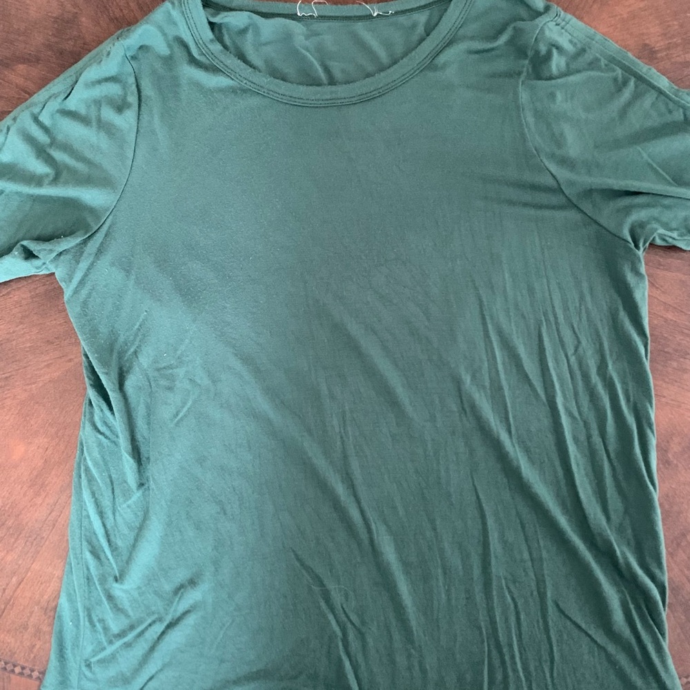 ❤️10/20 Green gathered tee Very Soft tee L